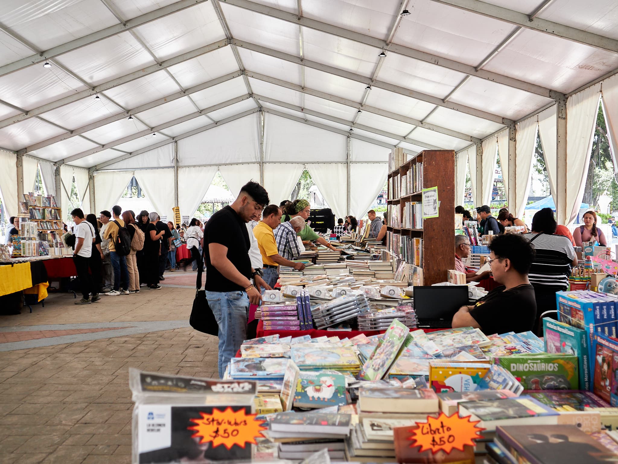 Feria del Libro Ecatepec 2026 — Día 1, foto 4
